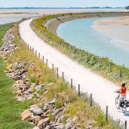 2 Bedroom Amazing In Hébergement de vacances *